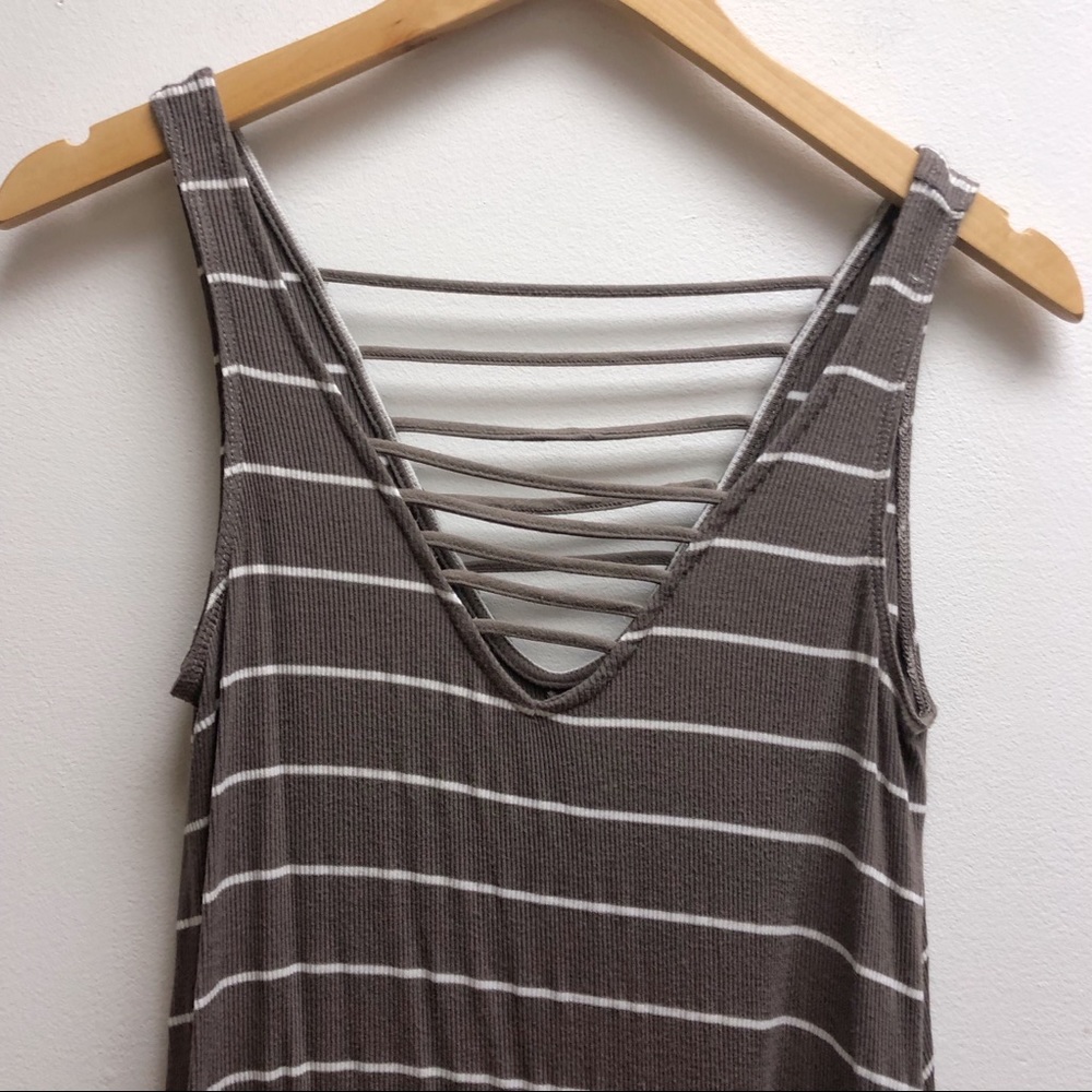 Socialite small brow and white striped dress - Picture 2 of 3
